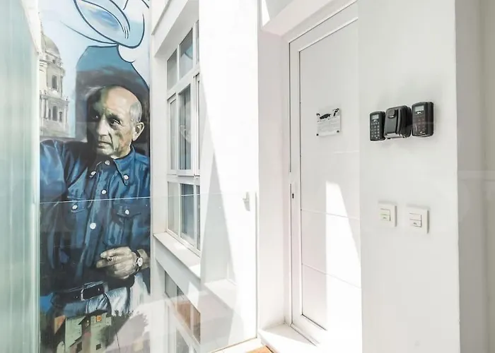 Apartment Art & Arena Picasso-inspired Rems Málaga